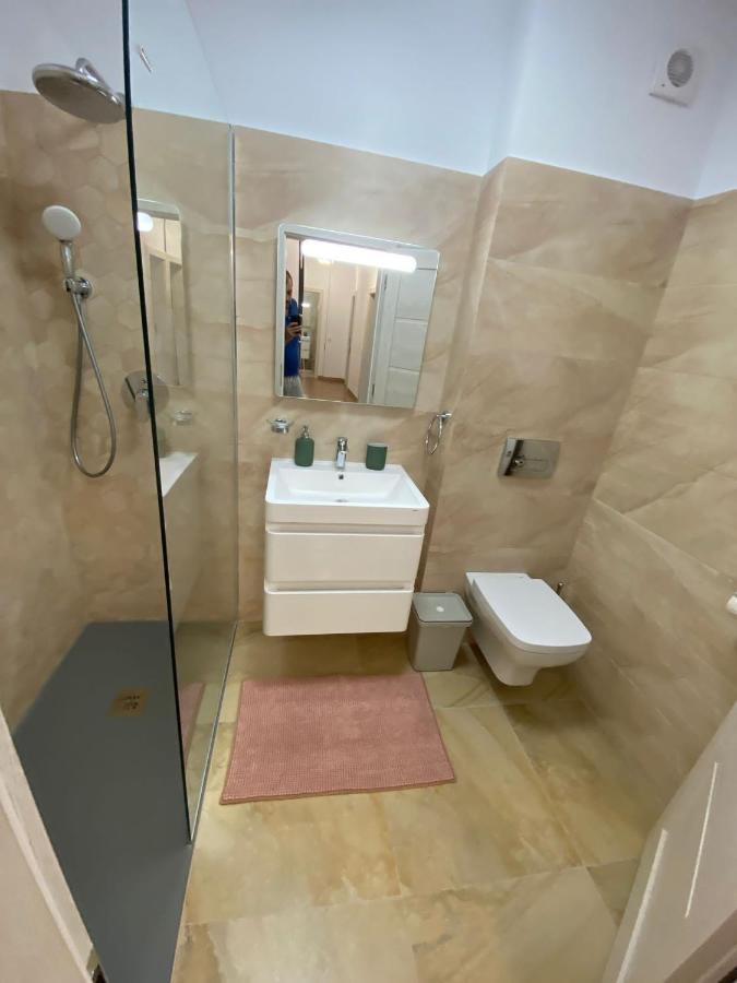 Plazza Studio Bukarest Eksteriør billede